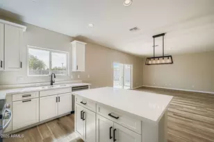 5523 S 11th Ave, Phoenix, AZ 85041 - Photo 8