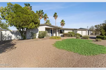 9821 N 29th Place, Phoenix, AZ 85028 - Photo 1