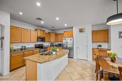 43579 W Sansom Drive, Maricopa, AZ 85138 - Photo 6