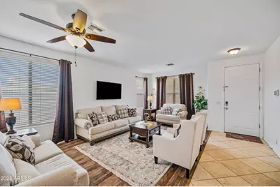 43579 W Sansom Drive, Maricopa, AZ 85138 - Photo 2