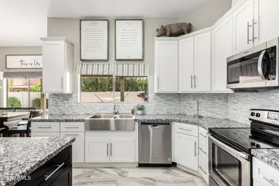 10468 E Mission Lane, Scottsdale, AZ 85258 - Photo 14