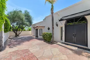8712 N 68th St, Paradise Valley, AZ 85253 - Photo 2