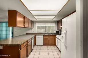 8618 N 43rd Dr, Glendale, AZ 85302 - Photo 12