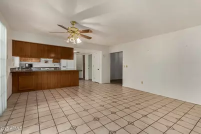 8618 N 43rd Drive, Glendale, AZ 85302 - Photo 10