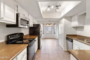 3201 N 38th St, Phoenix, AZ 85018 - Photo 12