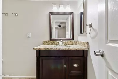 3201 N 38th Street #2, Phoenix, AZ 85018 - Photo 22