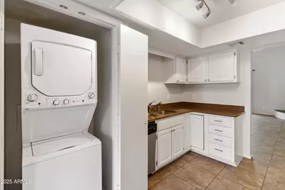 3201 N 38th Street #2, Phoenix, AZ 85018 - Photo 16