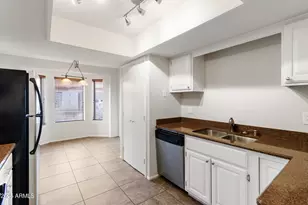 3201 N 38th St, Phoenix, AZ 85018 - Photo 14