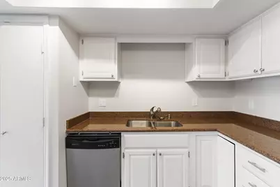 3201 N 38th Street #2, Phoenix, AZ 85018 - Photo 16