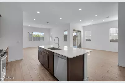 19027 W Sierra Street, Surprise, AZ 85388 - Photo 10