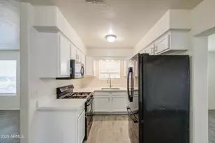 1129 E South Mountain Ave, Phoenix, AZ 85042 - Photo 4