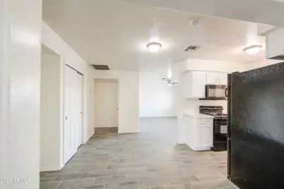 1129 E South Mountain Avenue, Phoenix, AZ 85042 - Photo 6