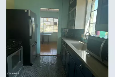 215 E Lexington Avenue, Phoenix, AZ 85012 - Photo 6