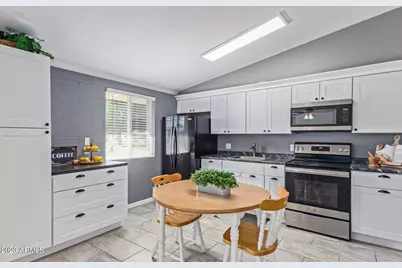 10612 W Oakmont Drive, Sun City, AZ 85351 - Photo 10