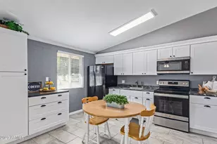 10612 W Oakmont Dr, Sun City, AZ 85351 - Photo 10