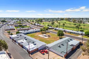 10612 W Oakmont Dr, Sun City, AZ 85351 - Photo 2