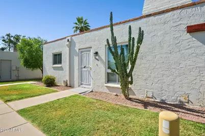 8046 E Oak Street, Scottsdale, AZ 85257 - Photo 1