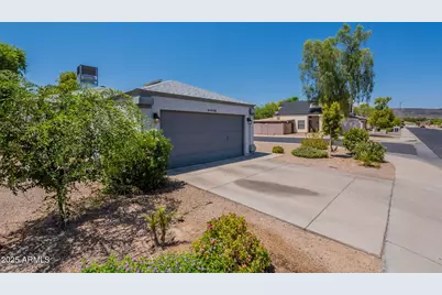 24638 N 40th, Glendale, AZ 85310 - Photo 1