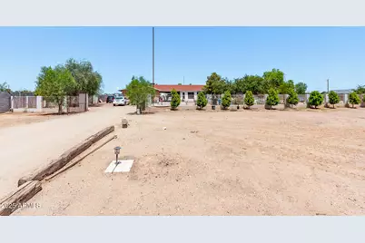 15186 W Tierra Buena Lane, Surprise, AZ 85374 - Photo 2