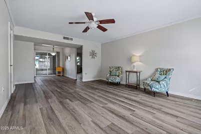 10114 W Royal Oak Road, Sun City, AZ 85351 - Photo 6