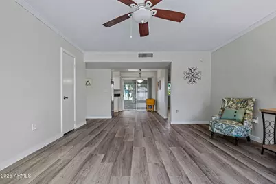 10114 W Royal Oak Road, Sun City, AZ 85351 - Photo 28
