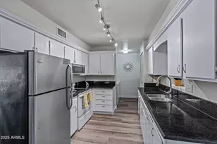 10114 W Royal Oak Rd, Sun City, AZ 85351 - Photo 32