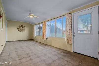 10114 W Royal Oak Road, Sun City, AZ 85351 - Photo 26