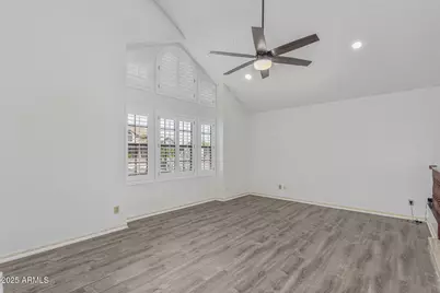 7813 W Dreyfus Drive, Peoria, AZ 85381 - Photo 8