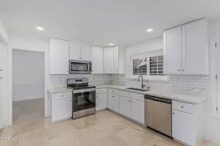 7813 W Dreyfus Dr, Peoria, AZ 85381 - Photo 14