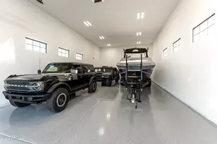 1686 E Creek Canyon Rd, Phoenix, AZ 85086 - Photo 2