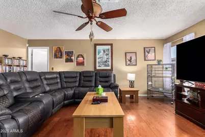 9672 N 72nd Avenue, Peoria, AZ 85345 - Photo 6