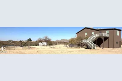 27230 S Coyote Trail, Congress, AZ 85332 - Photo 4