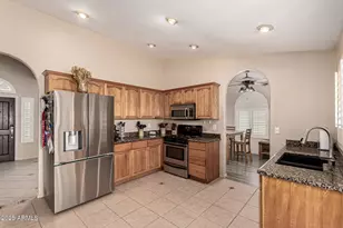 12759 N 86th Ln, Peoria, AZ 85381 - Photo 8