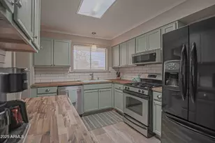 12244 N Saint Andrew Dr, Sun City, AZ 85351 - Photo 8