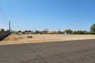 4075 E Paradise Ln, Phoenix, AZ 85032 - Photo 2