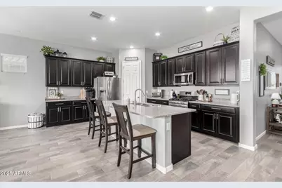 16561 W Cielo Grande Avenue, Surprise, AZ 85387 - Photo 2