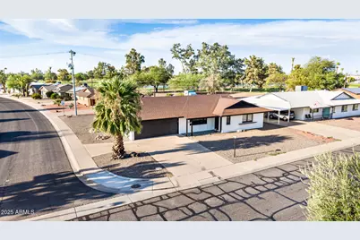 10076 W Peoria Avenue, Sun City, AZ 85351 - Photo 32