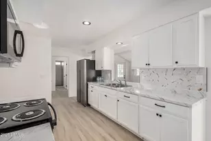 10076 W Peoria Ave, Sun City, AZ 85351 - Photo 12