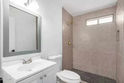 10076 W Peoria Avenue, Sun City, AZ 85351 - Photo 16