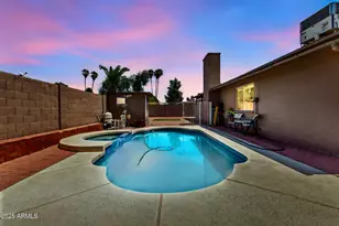 402 E Morrow Dr, Phoenix, AZ 85024 - Photo 28