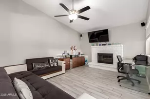 402 E Morrow Dr, Phoenix, AZ 85024 - Photo 6