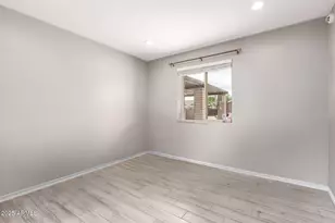 402 E Morrow Dr, Phoenix, AZ 85024 - Photo 18