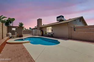 402 E Morrow Dr, Phoenix, AZ 85024 - Photo 2