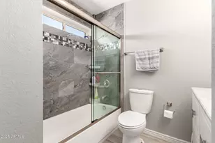 402 E Morrow Dr, Phoenix, AZ 85024 - Photo 20