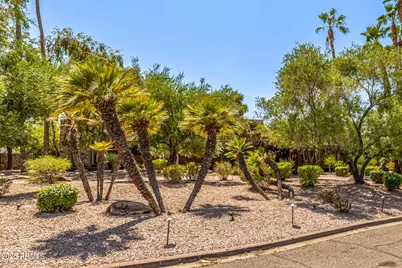 8424 N Golf Drive, Paradise Valley, AZ 85253 - Photo 8