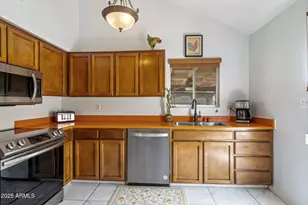 1142 E Kaler Dr, Phoenix, AZ 85020 - Photo 10