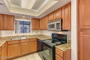 3434 W Danbury Dr, Phoenix, AZ 85053 - Photo 8