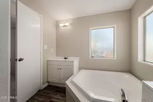 8427 W Glendale Ave, Glendale, AZ 85305 - Photo 20