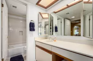 10410 N Cave Creek Rd, Phoenix, AZ 85020 - Photo 12