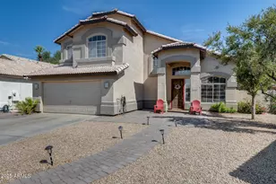 13888 W Wilshire Dr, Goodyear, AZ 85395 - Photo 10